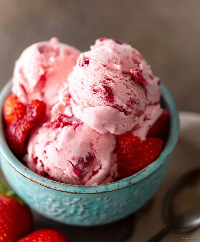 Homemade Strawberry Ice Cream